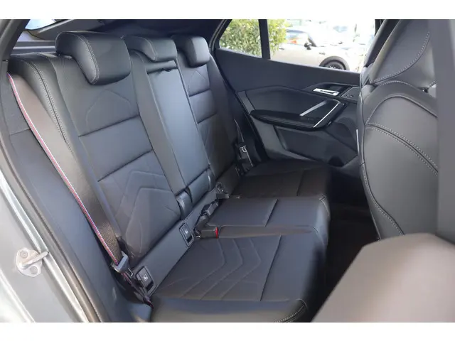 BMW iX2 eDrive20 67 kWh M Sport Edition 2025 Elektrisch 9