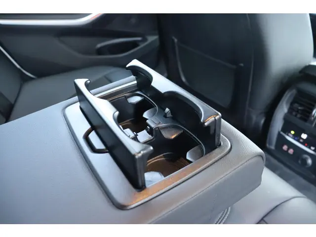 BMW 3 Serie Touring 320i Executive Edition 2020 Benzine 14