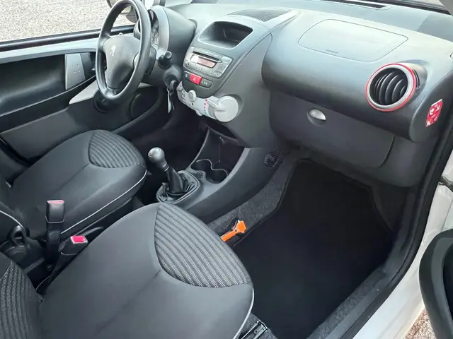 Peugeot 107 1.0 EXCLUSIVE NL-AUTO-NAP 2012 Benzine 36