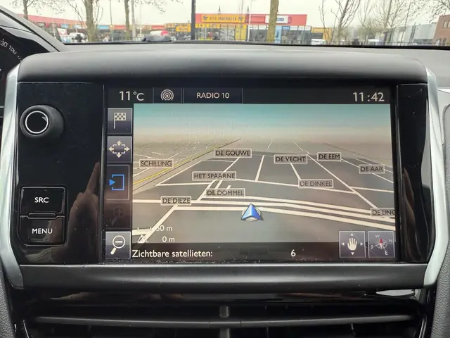 Peugeot 208 1.2 PureTech Blue Lease 2016 Benzine 24