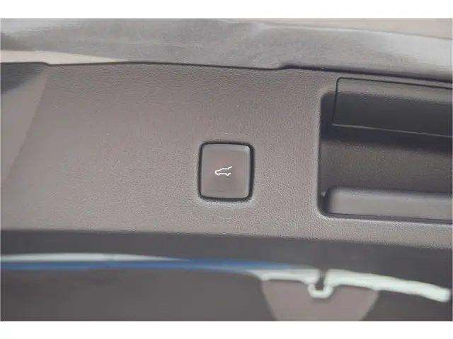 Ford Kuga 2.5 PHEV ST-Line X 225PK 2022 Hybride Benzine 7