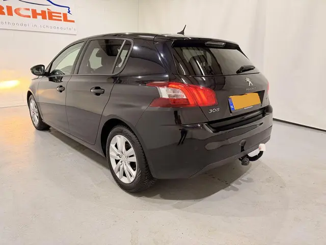 Peugeot 308 HB 1.2 Blue Lease Exe. Pano 2016 Benzine 35