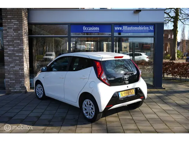 Toyota Aygo 1.0 VVT-i x-joy|CAMERA|LED|2021|NAP 2021 Benzine 10