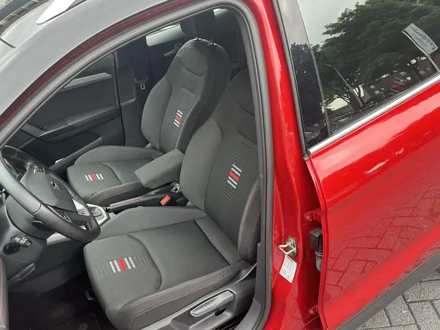 SEAT Arona 1.0 TSi DSG FR Business Intense 2021 Benzine 10