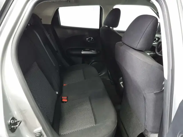 Nissan Juke 1.6 Acenta automaat 2015 Benzine 21