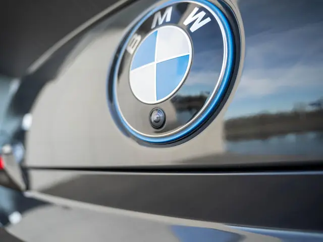 BMW 7 Serie M760e xDrive 2023 Hybride Benzine 24