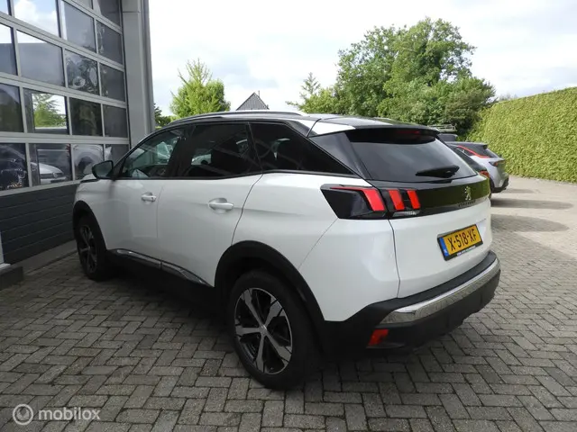 Peugeot 3008 1.2 PureTech Allure 2018 Benzine 6