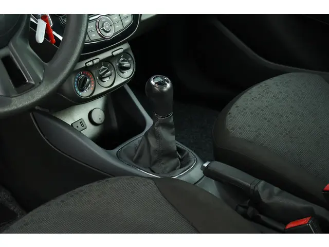 Opel ADAM 1.2 2013 Benzine 21