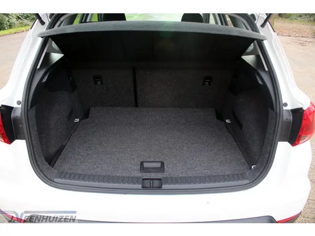 SEAT Arona 1.0 TSI Reference 2018 Benzine 9