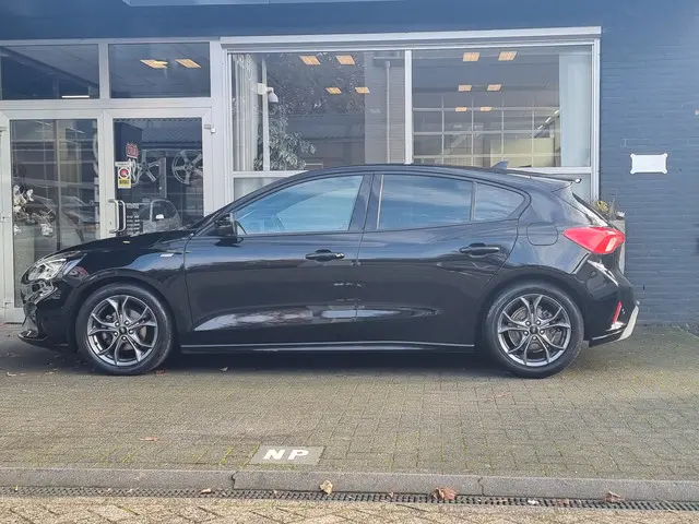 Ford Focus 1.0 EcoBoost ST Line Business 2019 Benzine 2