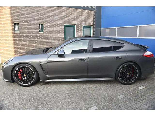 Porsche Panamera 4.8 GTS 2012 Benzine 44