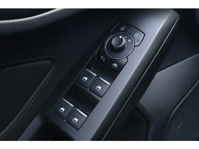 Ford Focus 1.0 EcoBoost Hybrid ST Line X 2024 Benzine 35