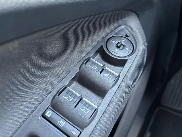 Ford C-MAX 1.5 Titanium 2018 Benzine 20