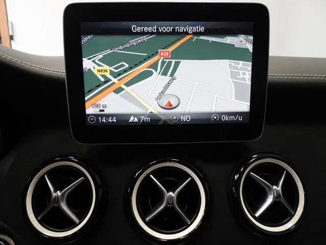 Mercedes-Benz A-Klasse A180 AMG Edition 2017 Benzine 8