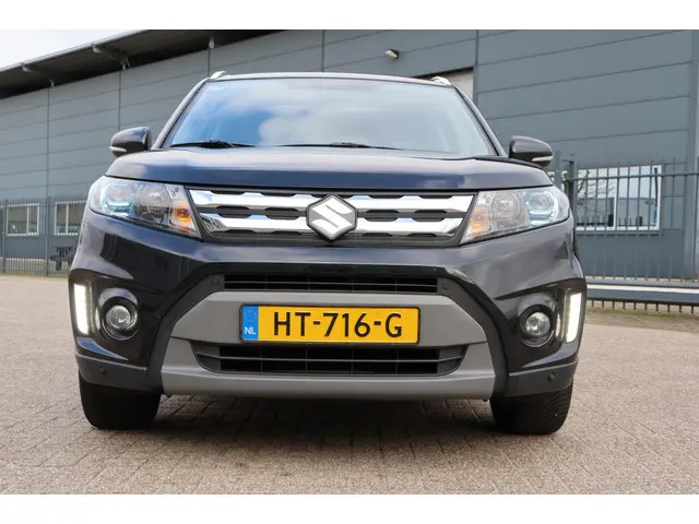 Suzuki Vitara 1.6 High Executive 2016 Benzine 9