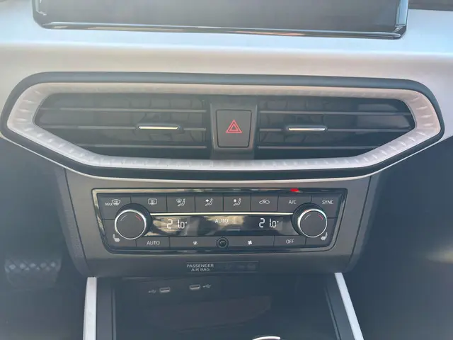 SEAT Arona 1.0 TSI Business Connect 2023 Benzine 9
