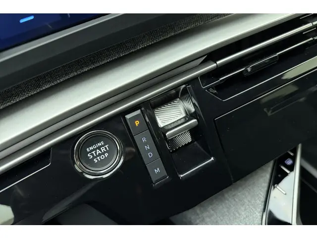 Peugeot 3008 1.2 Hybrid 145 Allure 2025 Hybride Benzine 24