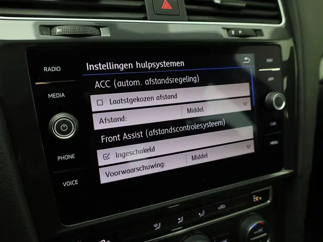 Volkswagen e-Golf E-DITION 100kW/136PK 2020 Elektrisch 24