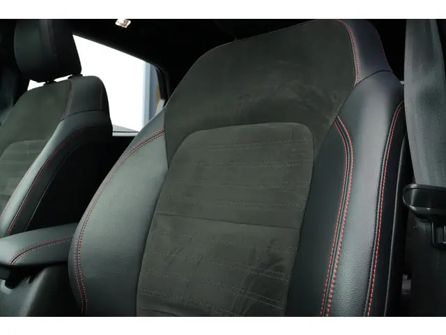 Ford Kuga 2.5 PHEV ST-Line X 2023 Hybride Benzine 13