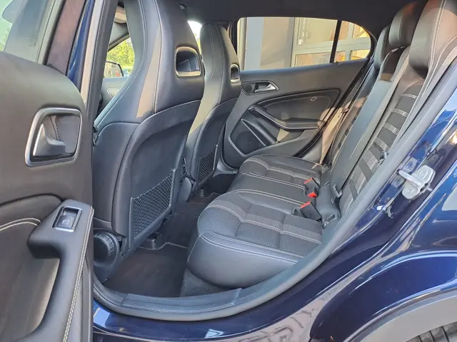 Mercedes-Benz GLA 180 Activity Edition 2017 Benzine 51