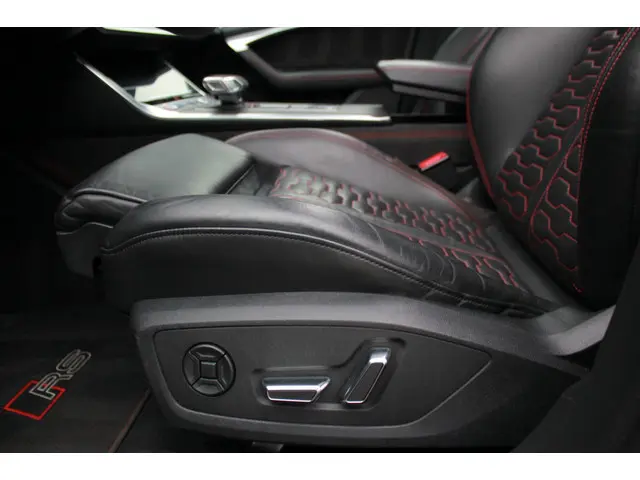 Audi RS6 A6 Avant TFSI quattro 2020 Hybride Benzine 31