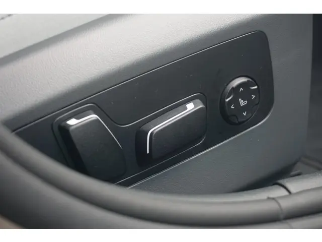 BMW 5 Serie Touring 550e xDrive 2026 Hybride Benzine 10