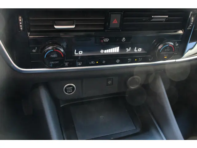 Nissan QASHQAI 1.3 MHEV Xtronic N-Connecta 2023 Benzine 17