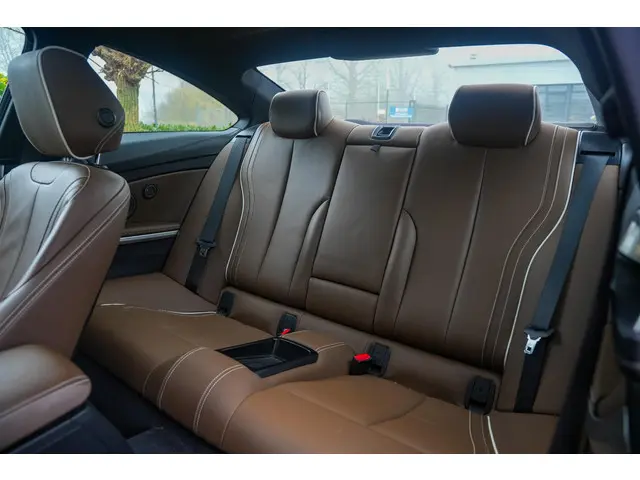 BMW 4 Serie Coupé 428i High Executive 2015 Benzine 10