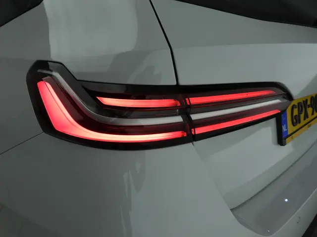 BMW 5 Serie Touring 530e 2024 Hybride Benzine 44