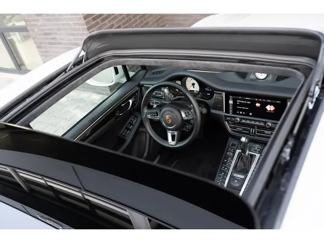 Porsche Macan Turbo 2020 Benzine 16