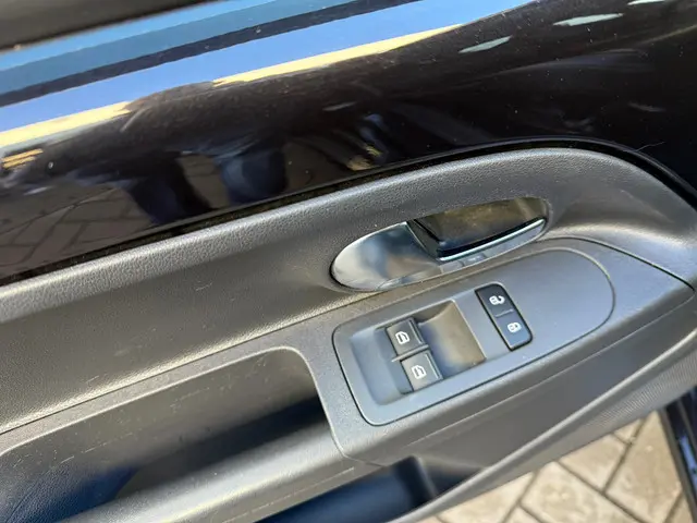 Volkswagen up! 1.0 move up! BlueMotion 2016 Benzine 28