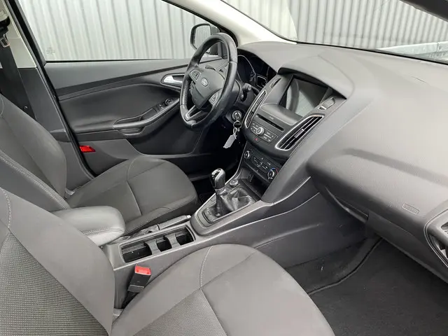 Ford Focus Wagon 1.0 Trend 2017 Benzine 17