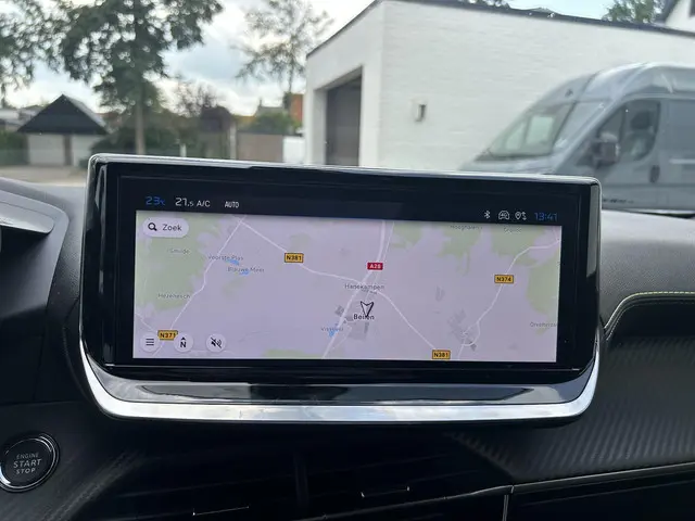 Peugeot 2008 1.2 Hybrid 145 GT 2025 Hybride Benzine 11