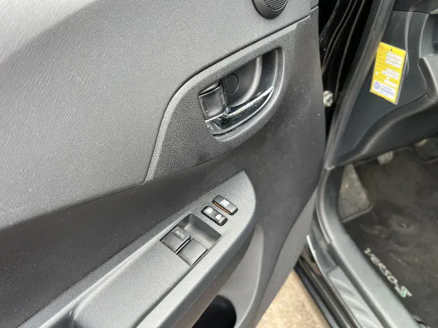 Toyota Verso-S 1.3 VVT-i Comfort 2012 Benzine 7