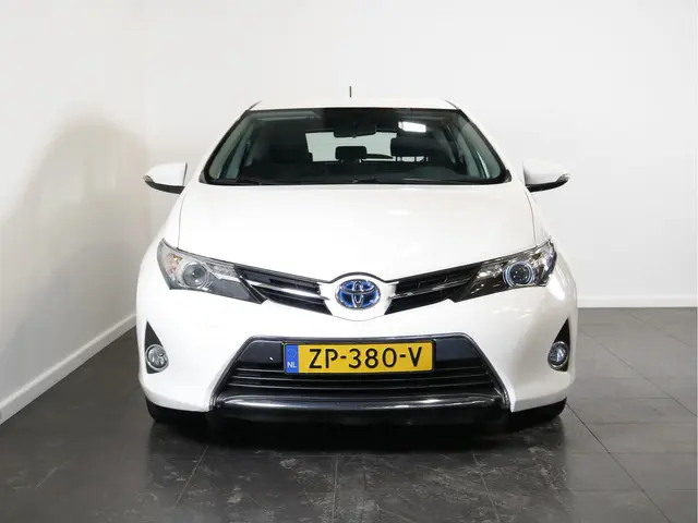 Toyota Auris 1.8 Hybrid Aspiration 2014 Hybride Benzine 4