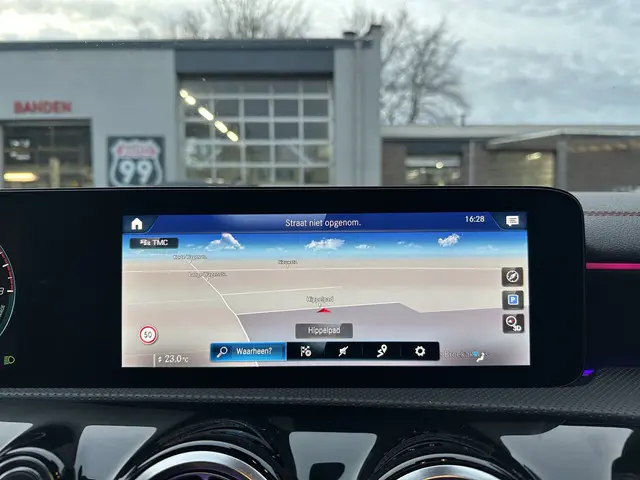 Mercedes-Benz CLA 250 e AMG Line 2022 Hybride Benzine 25