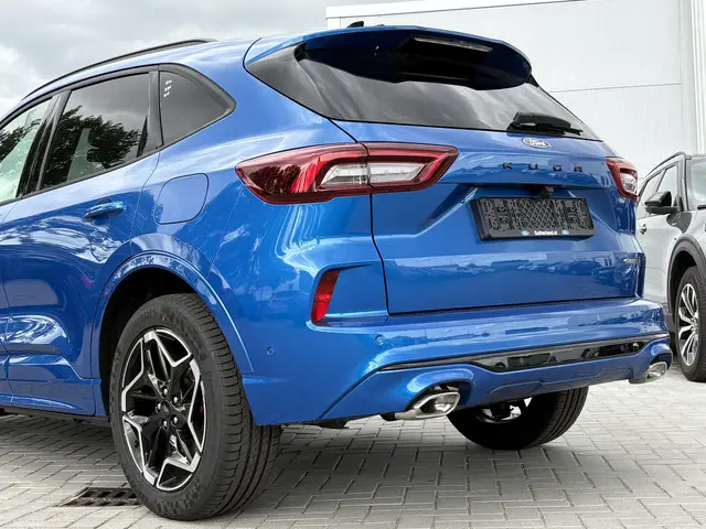 Ford Kuga 2.5 PHEV ST-Line X 2025 Hybride Benzine 10