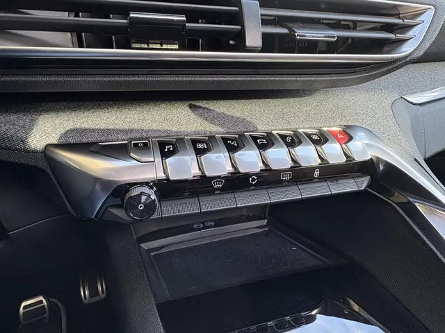 Peugeot 5008 1.2T 130pk Blue Lease GT-Line 2018 Benzine 19