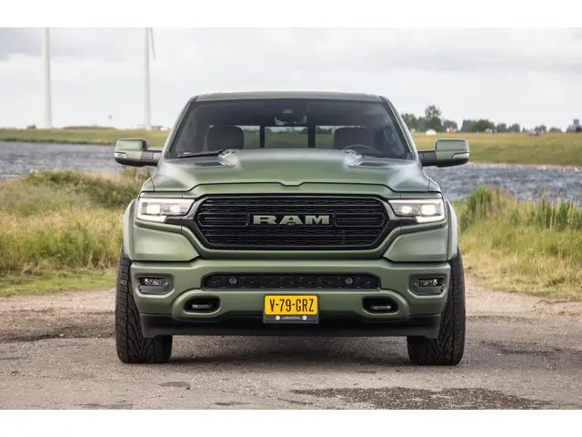 Dodge Ram 1500 5.7 V8 4x4 Crew Cab Limited 2024 Benzine 7