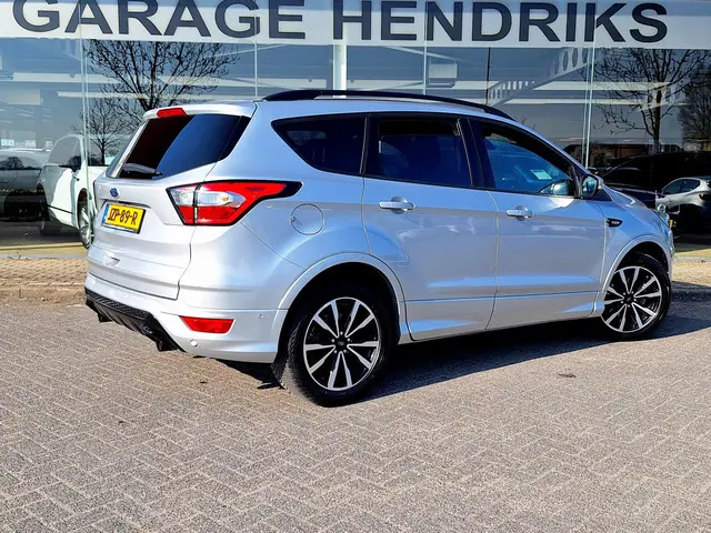 Ford Kuga 1.5 ST Line X-Pack 2019 Benzine 8