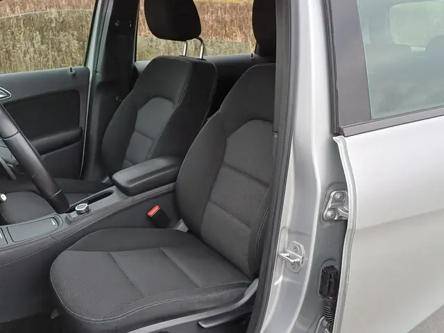 Mercedes-Benz B-Klasse 220 4MATIC Ambition 2013 Benzine 2