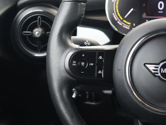 MINI Electric Mini Essential 33 kWh 2021 Elektrisch 13