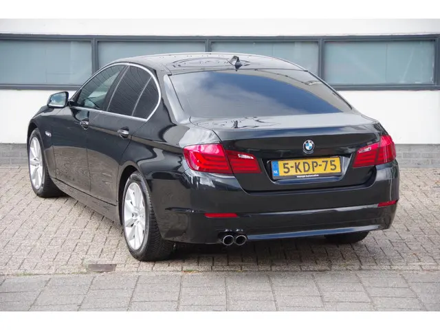 BMW 5 Serie 520i Upgrade Edition 2013 Benzine 31
