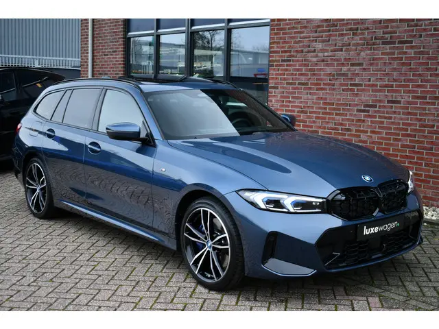 BMW 3 Serie Touring 330e M-Sport 2025 Hybride Benzine 72