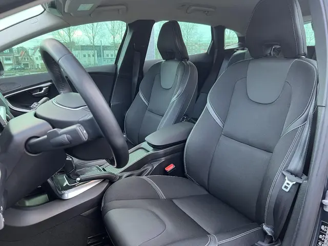 Volvo V40 1.5 T2 Polar+ 2019 Benzine 24