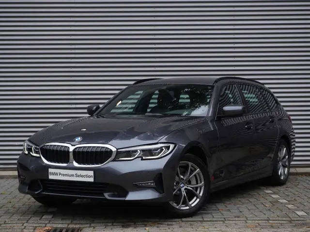 BMW 3 Serie Touring 330e 2021 Hybride Benzine 32