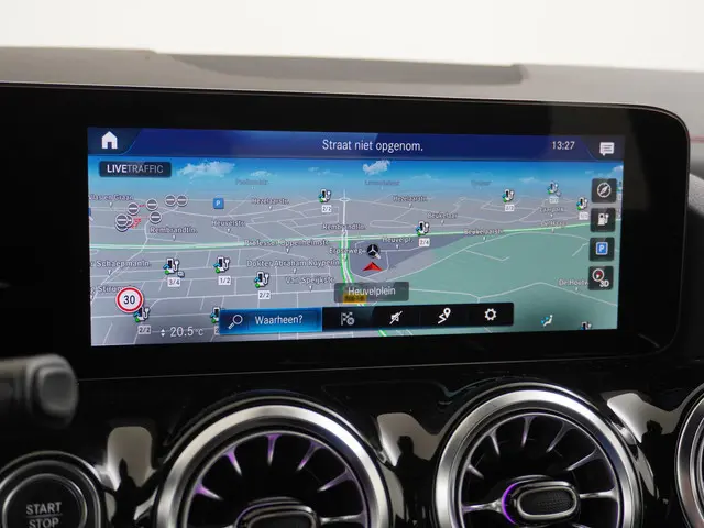 Mercedes-Benz EQA 300 4MATIC AMG Line 2023 Elektrisch 29