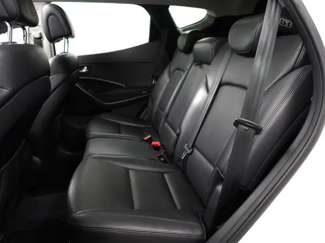 Hyundai Santa Fe 2.4i GDI Business Edition 2013 Benzine 26