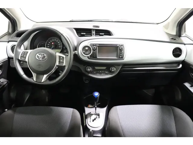 Toyota Yaris 1.5 Hybrid Aspiration, 2014 Hybride Benzine 3