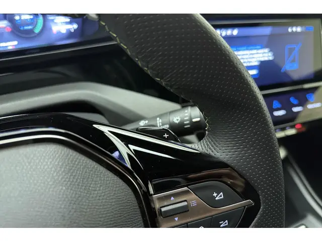 Peugeot 408 1.6 HYbrid GT 180 EAT8 2024 Hybride Benzine 34